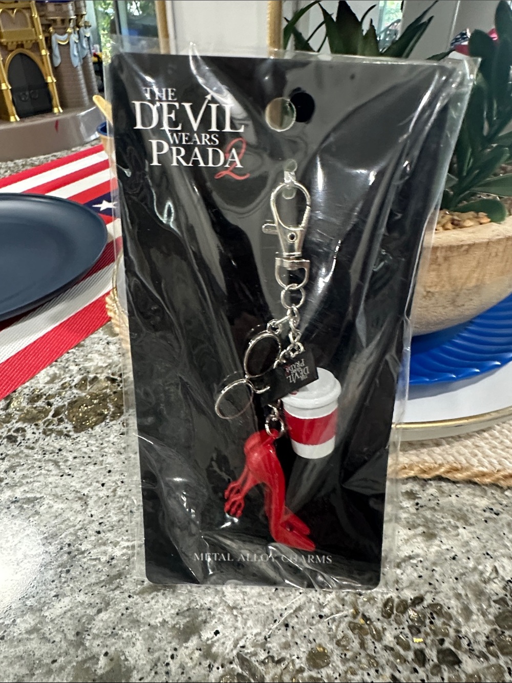 SPECIAL PRICE!!!NEW The Devil Wears Prada Red High Heel & Coffee Cup Keychain